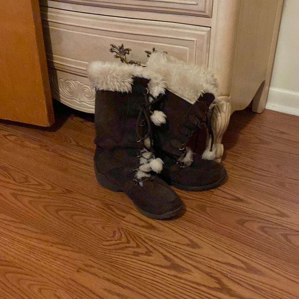 Gently Used Snow Boots Size 8 Sporto Brand